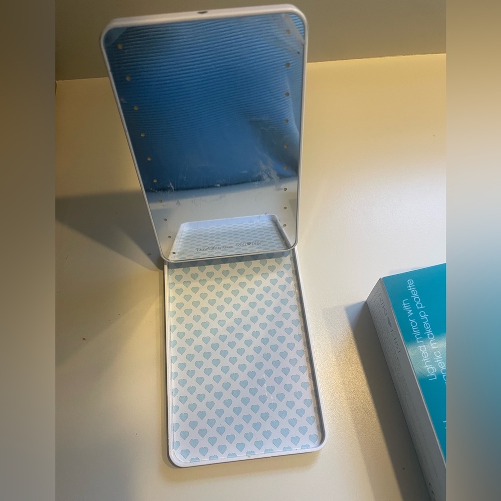 Riki Colorful lighted mirror